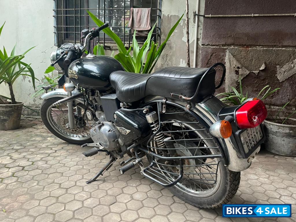 Black Royal Enfield Bullet Electra Twinspark