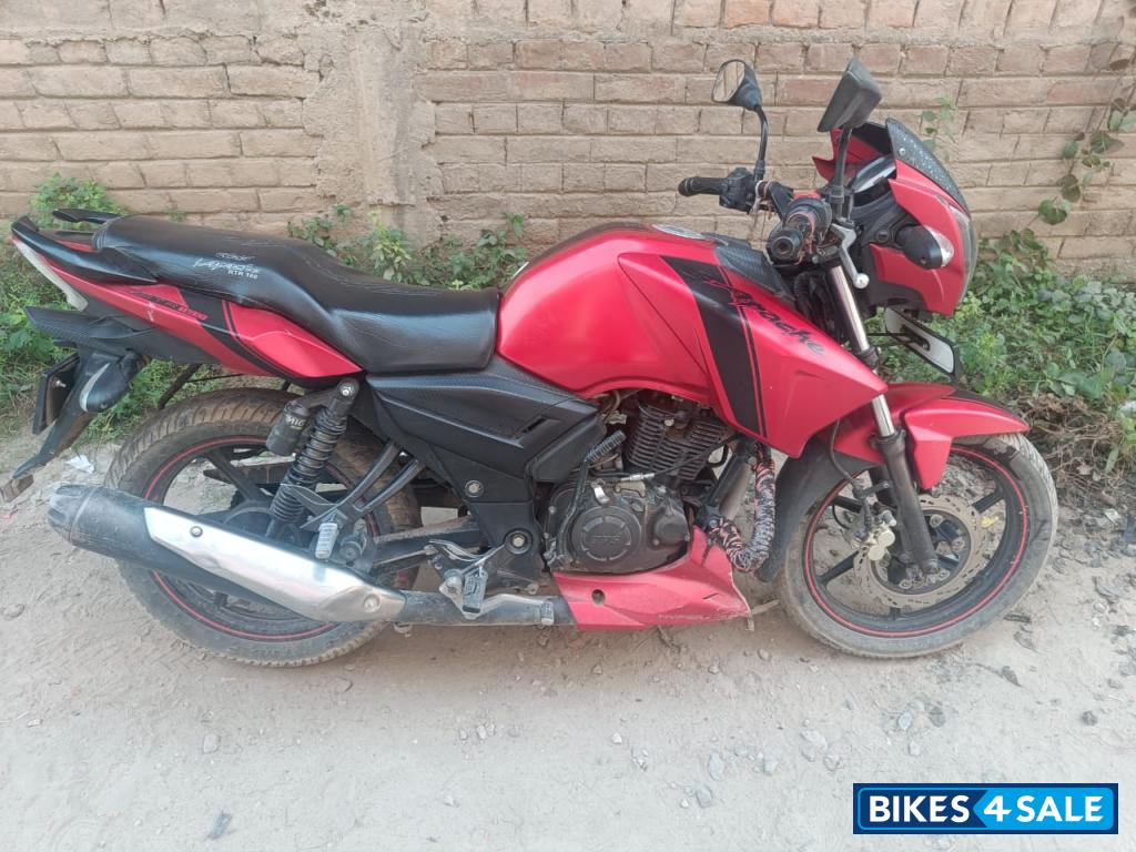 Red TVS Apache RTR 160 Red TVS Apache RTR 160