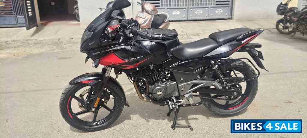Red And Black Bajaj Pulsar 220F Red And Black Bajaj Pulsar 220F