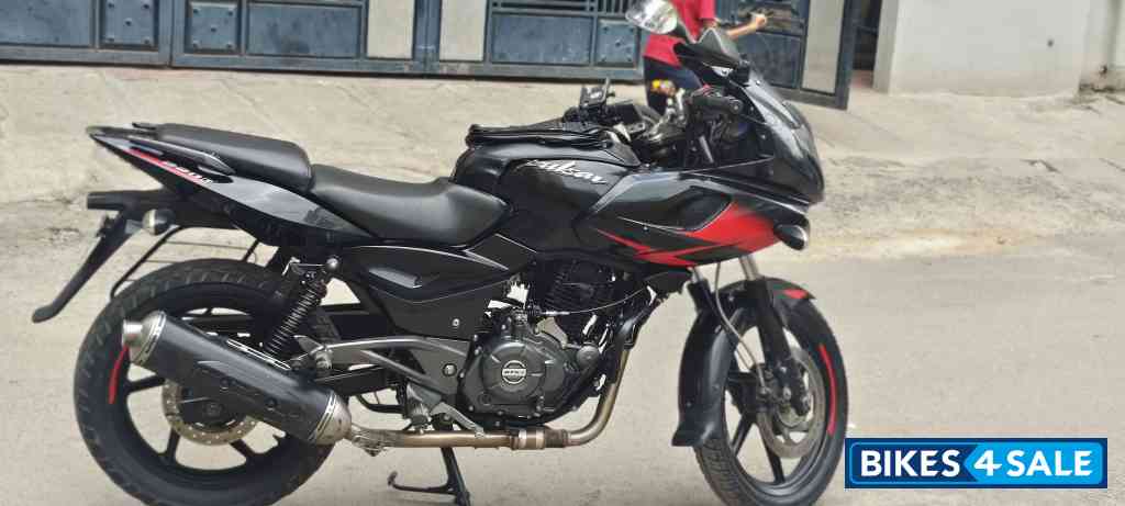 Red And Black Bajaj Pulsar 220F Red And Black Bajaj Pulsar 220F
