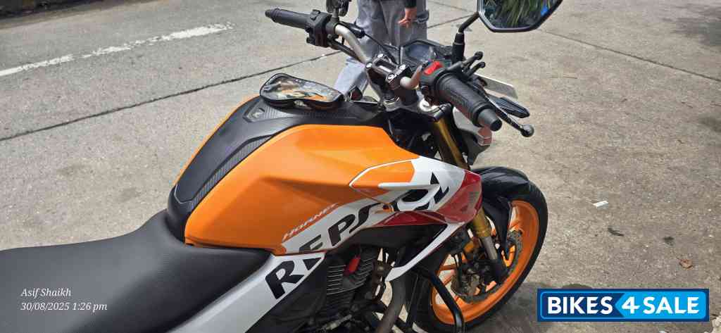 Orange Repsol Honda Hornet 2.0 Repsol Edition