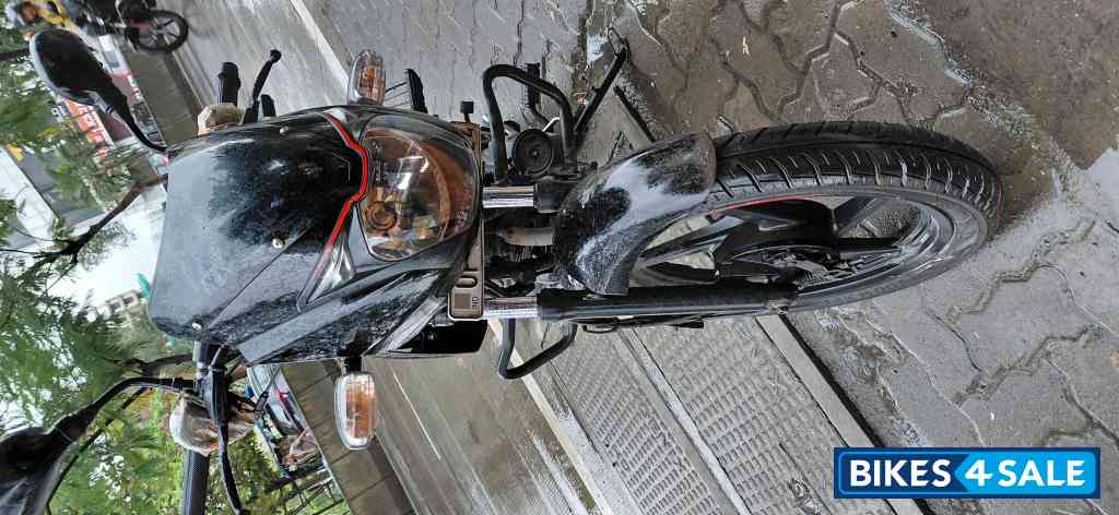 Black Bajaj Pulsar 125 Neon BS6