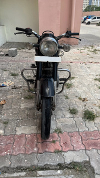 Black Royal Enfield Bullet 350