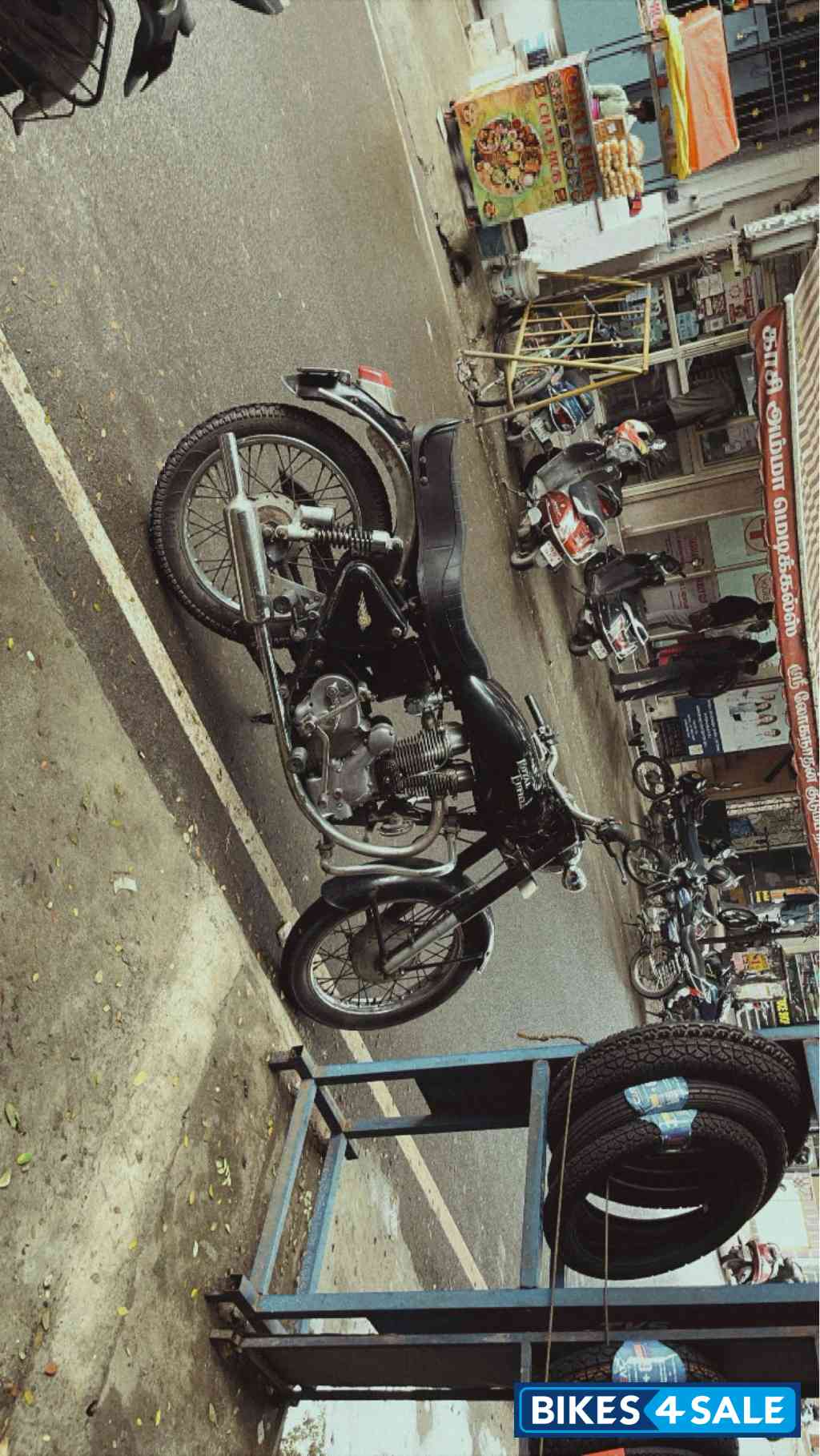 Black Royal Enfield Bullet 350