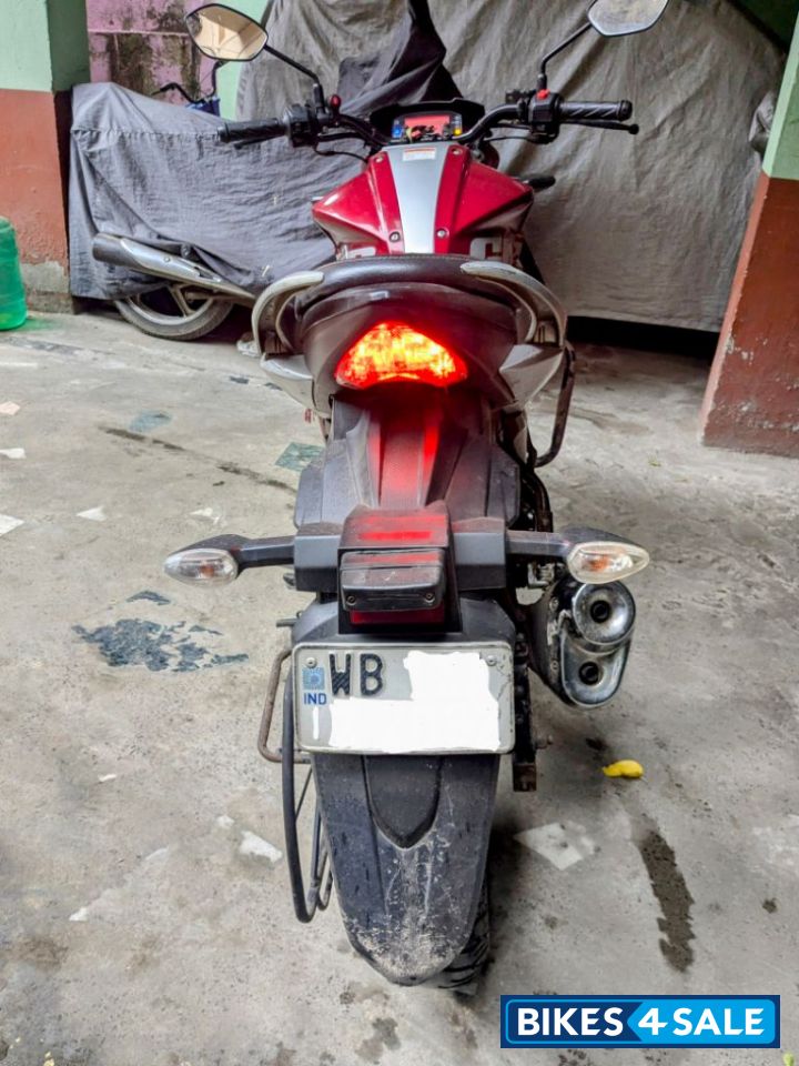Candy Red/silver Suzuki Gixxer ABS