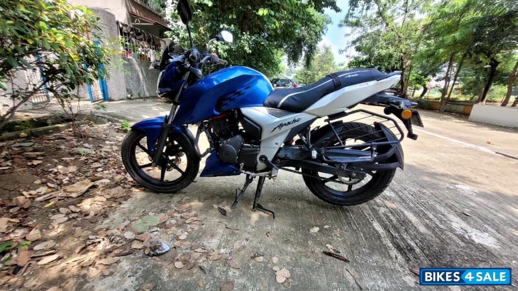 Blue TVS Apache RTR 160 4V