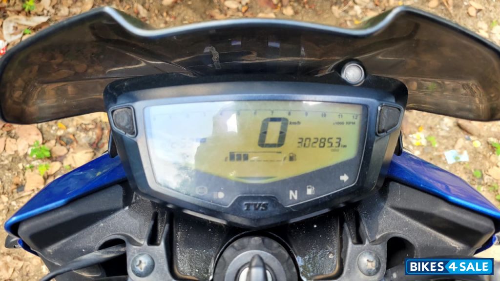 Blue TVS Apache RTR 160 4V