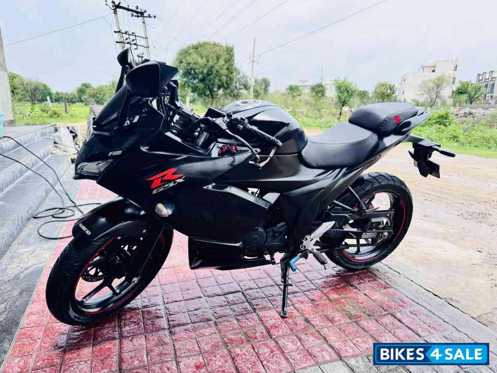 Suzuki Gixxer SF Fi