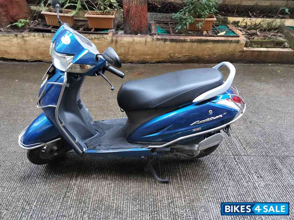 Blue Honda Activa 3G