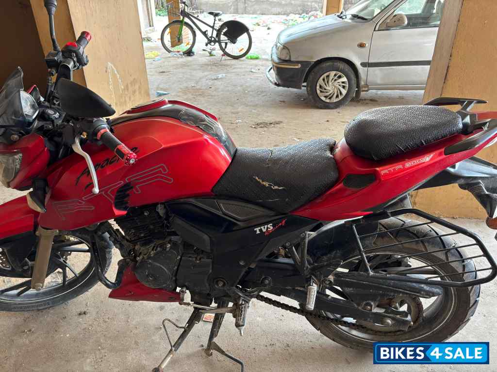 Red TVS Apache RTR 200 4V ABS Red TVS Apache RTR 200 4V ABS