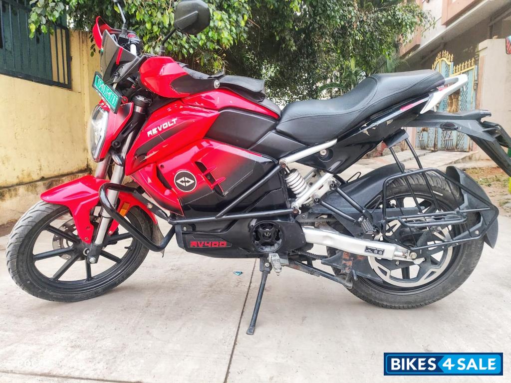 Red Revolt RV 400