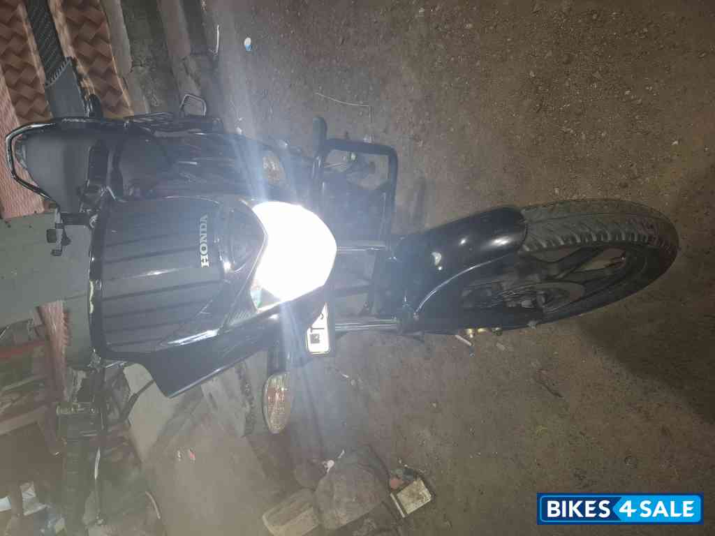 Black Honda CB Unicorn