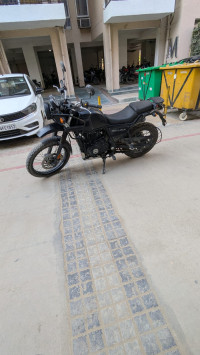 Black Royal Enfield Himalayan 2021