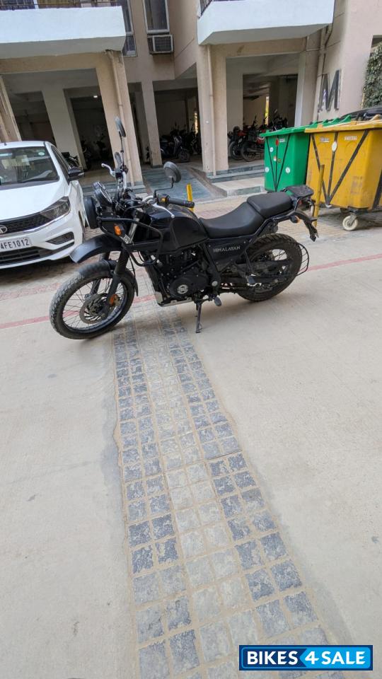 Black Royal Enfield Himalayan 2021 Black Royal Enfield Himalayan 2021