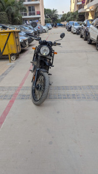 Black Royal Enfield Himalayan 2021