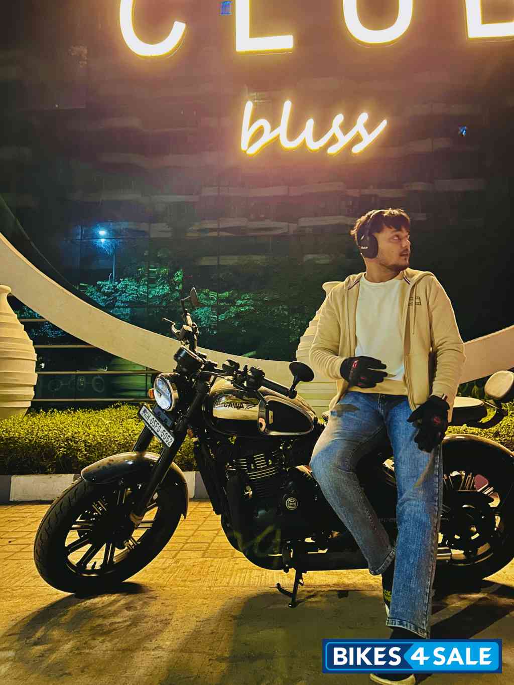 Jawa 42 Bobber Dual Channel ABS