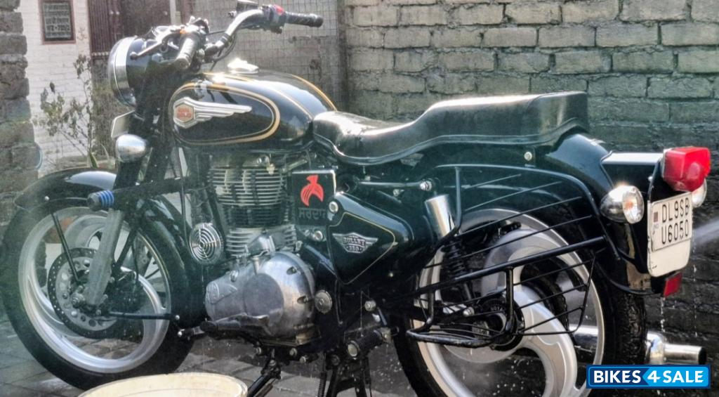 Black Royal Enfield Bullet 350