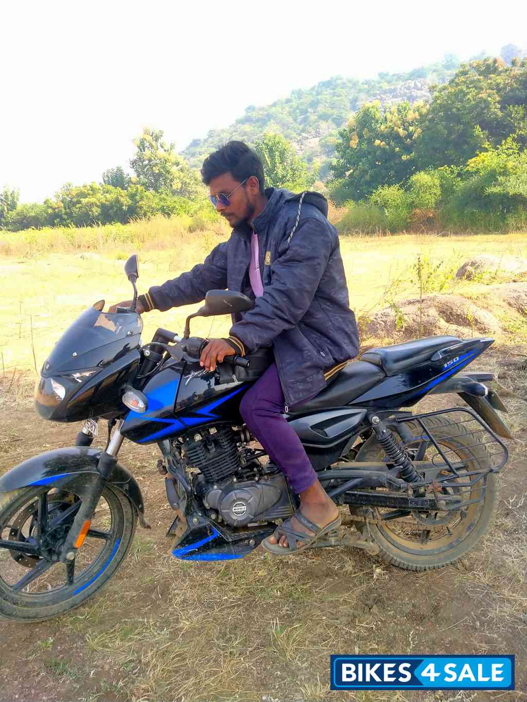 Black And Blue Bajaj Pulsar 150 Twin Disc BS6