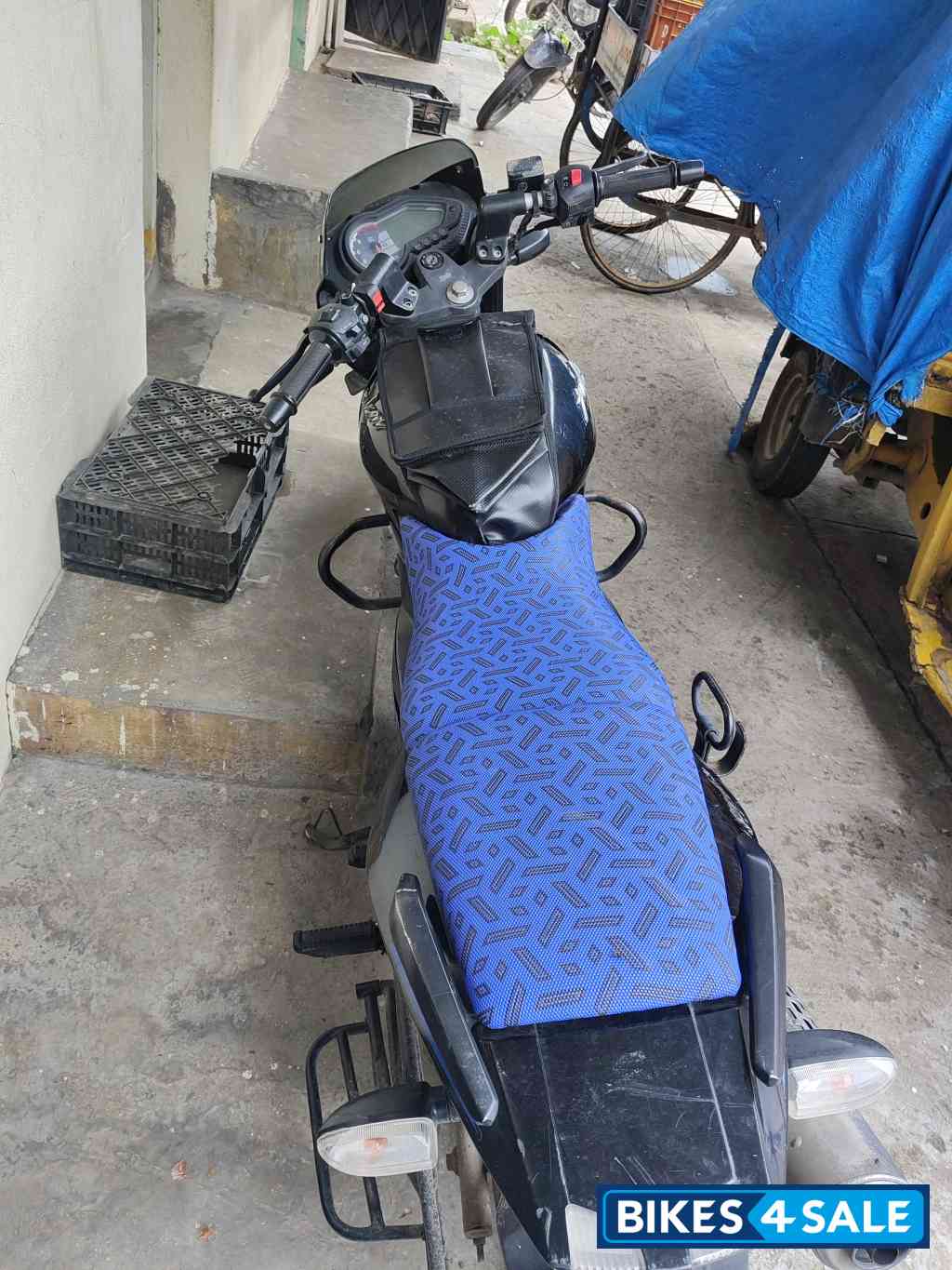 Black And Blue Bajaj Pulsar 150 Twin Disc BS6
