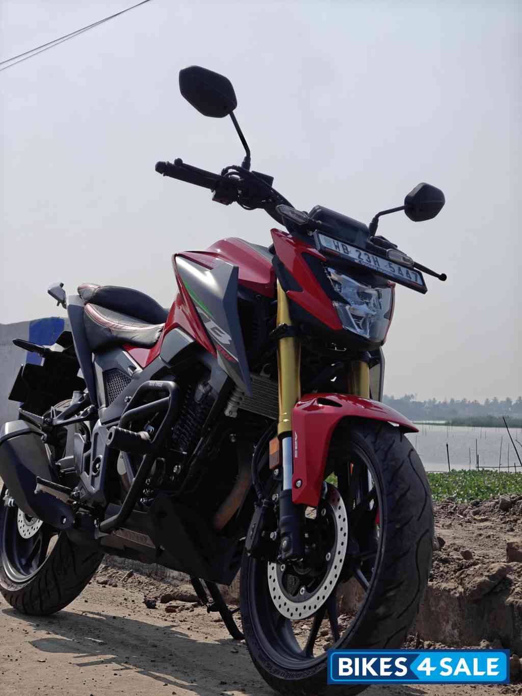 Red Honda CB300F Flex-Fuel