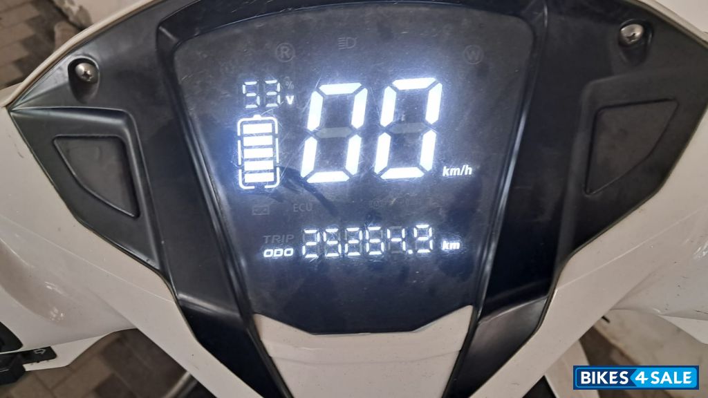 White Hero Electric Optima HS 500 ER White Hero Electric Optima HS 500 ER