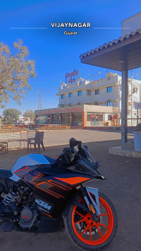 Matt Black KTM RC 125