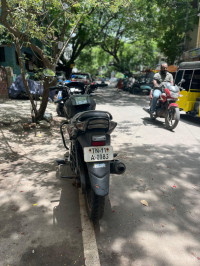 Black Suzuki GS 150R