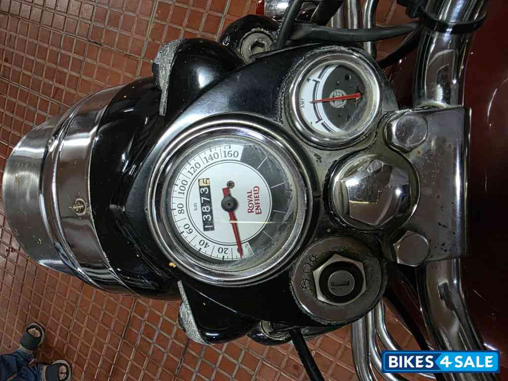 Chestnut Royal Enfield Classic 350