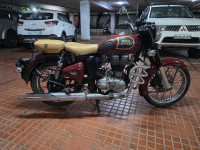 Chestnut Royal Enfield Classic 350