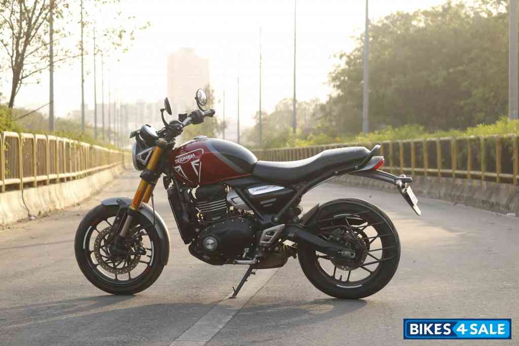 Red Triumph Speed 400