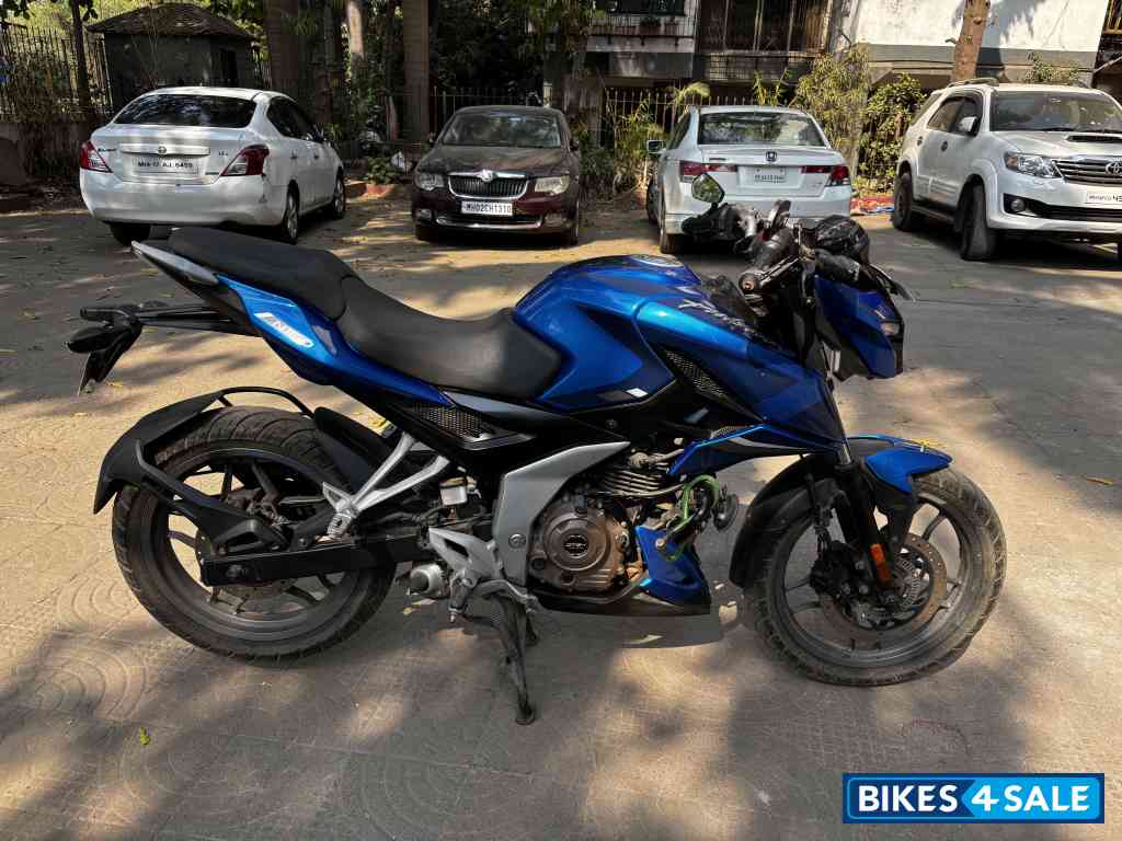 Bajaj Pulsar N160