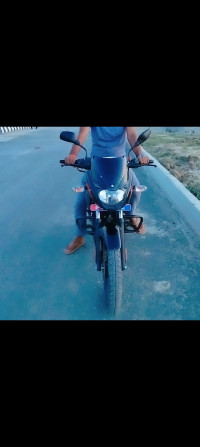 Red Bajaj Pulsar 125 Neon Disc Single Seat