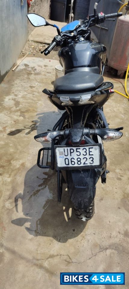 Black Bajaj Pulsar N160