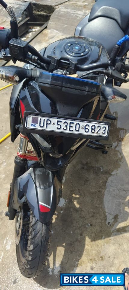 Black Bajaj Pulsar N160