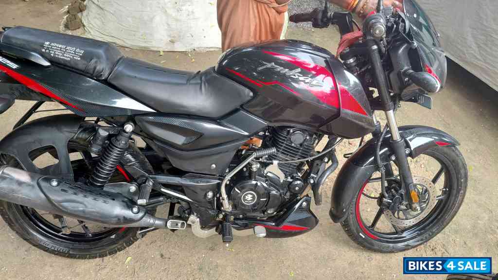 Bajaj Pulsar 125 Split Seat