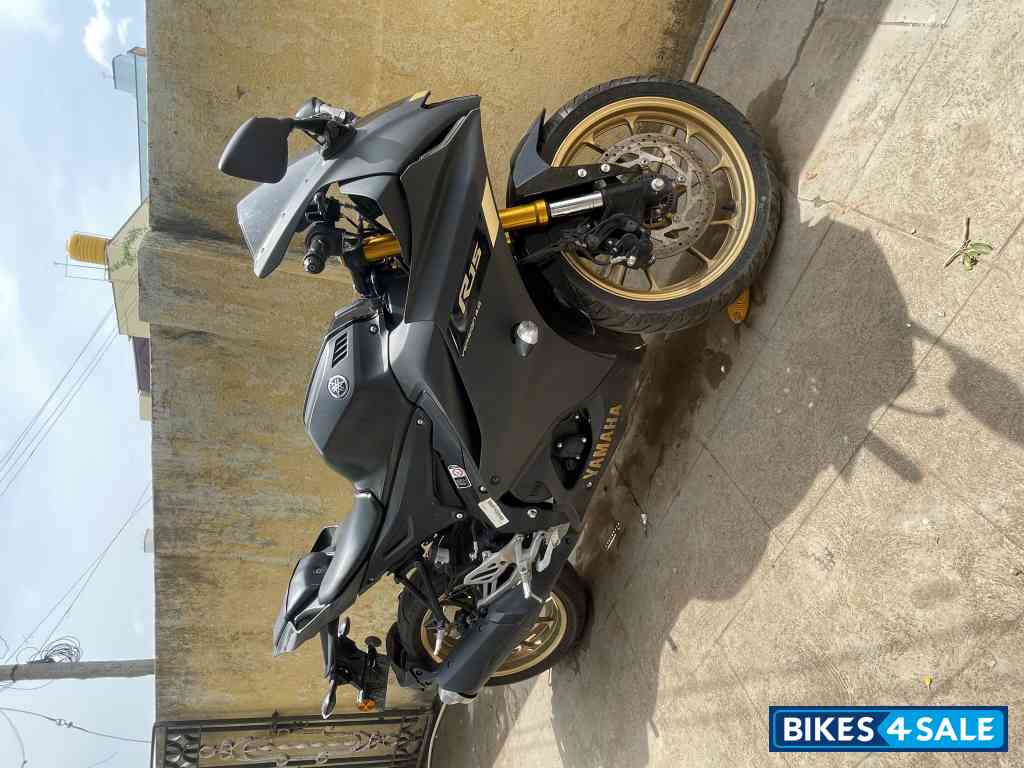 Yamaha R15 V4