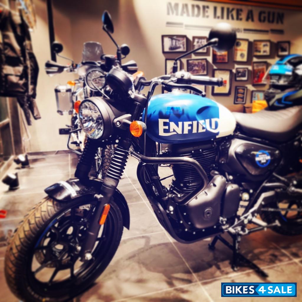 Royal Blue Royal Enfield Hunter 350 Metro