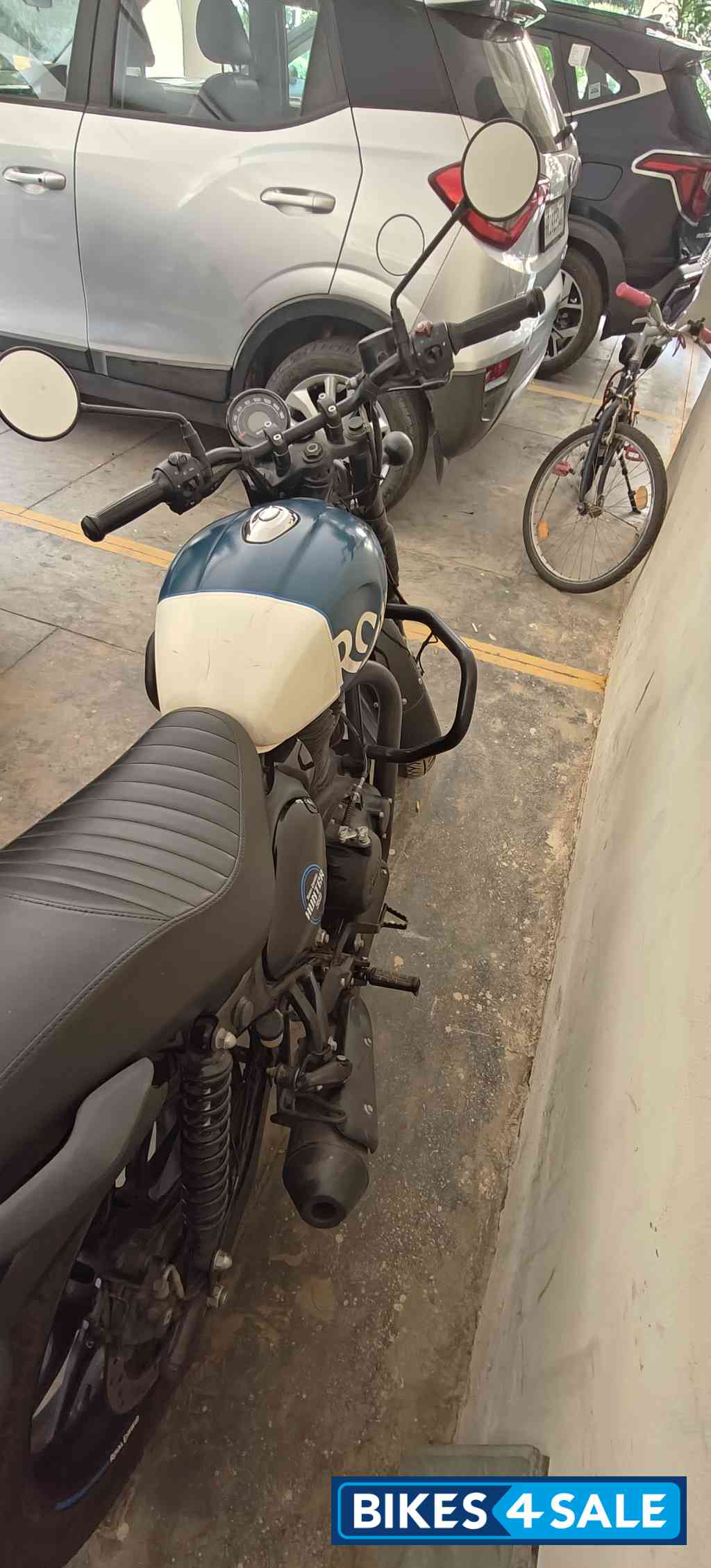 Royal Blue Royal Enfield Hunter 350 Metro