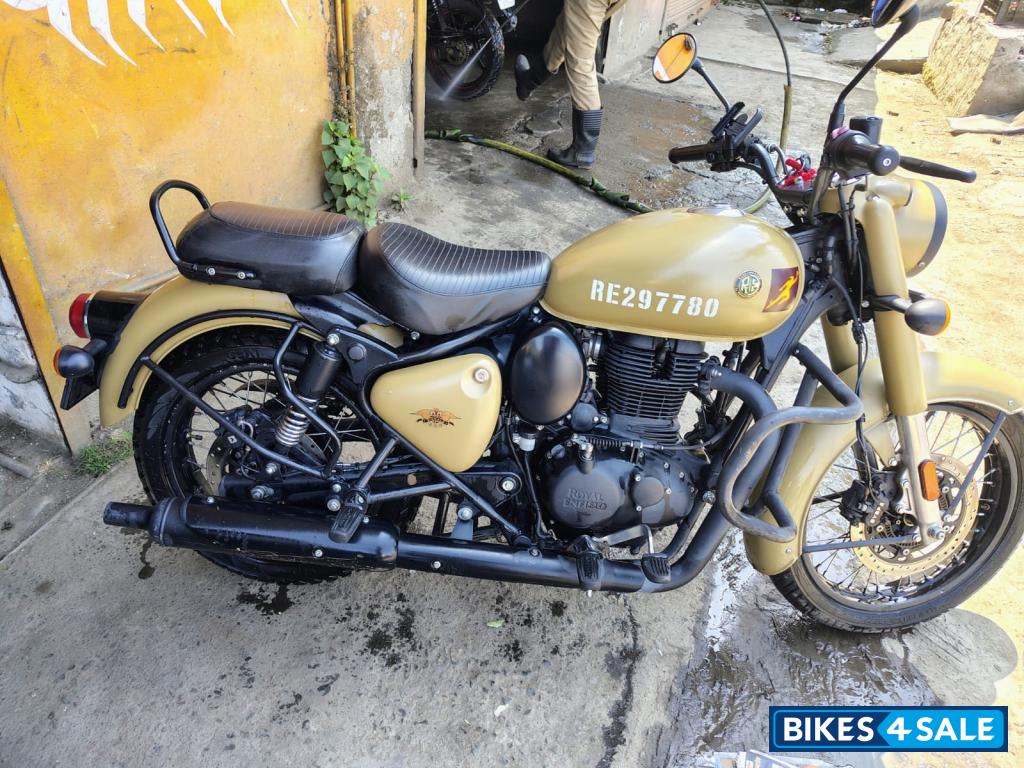 Desert Sand Royal Enfield Classic Desert Storm