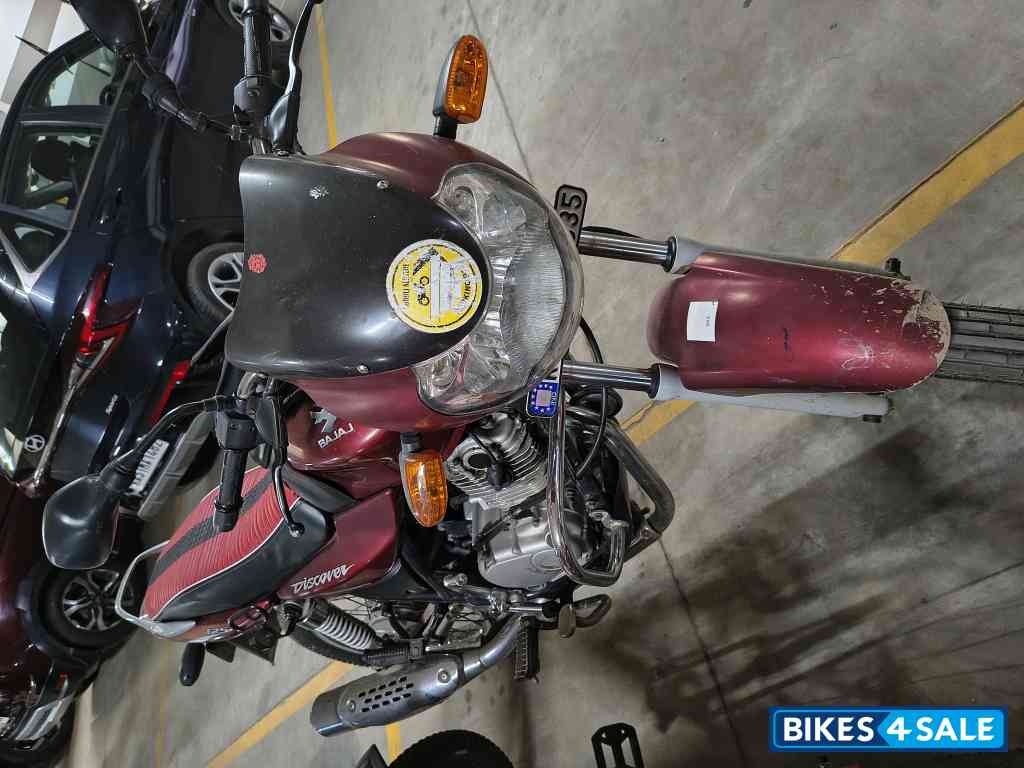 Red Bajaj Discover 125