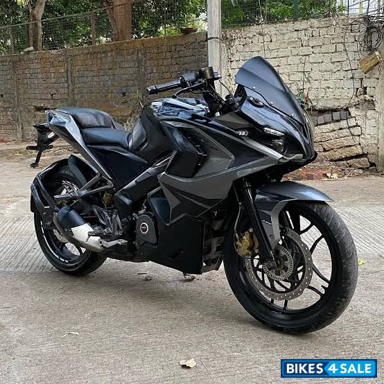 Bajaj Pulsar RS 200