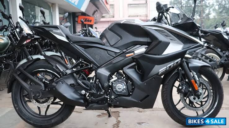 Bajaj Pulsar RS 200