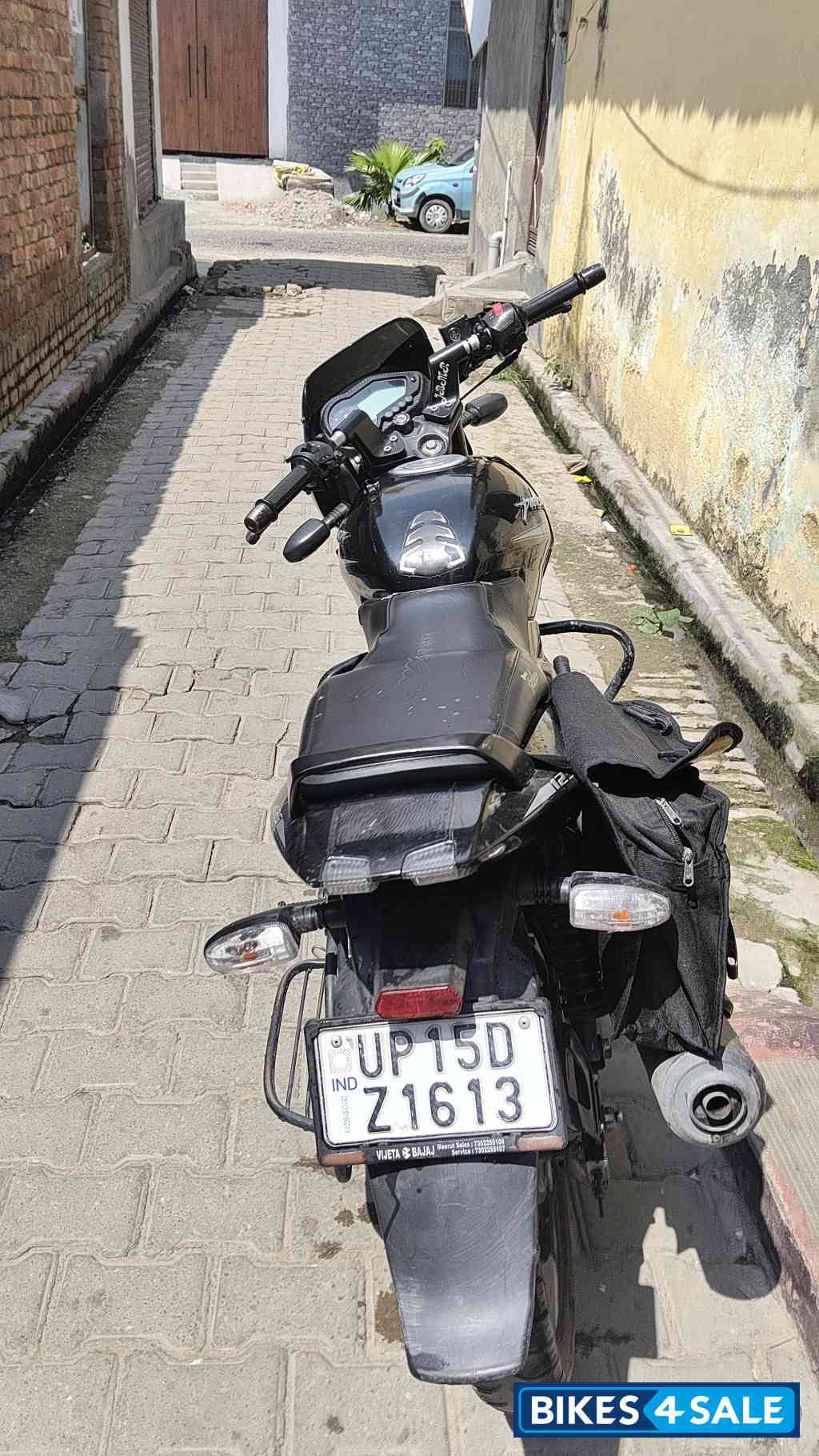 Bajaj Pulsar 125 Neon Disc Single Seat