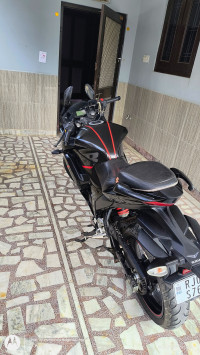 Black Suzuki Gixxer SF