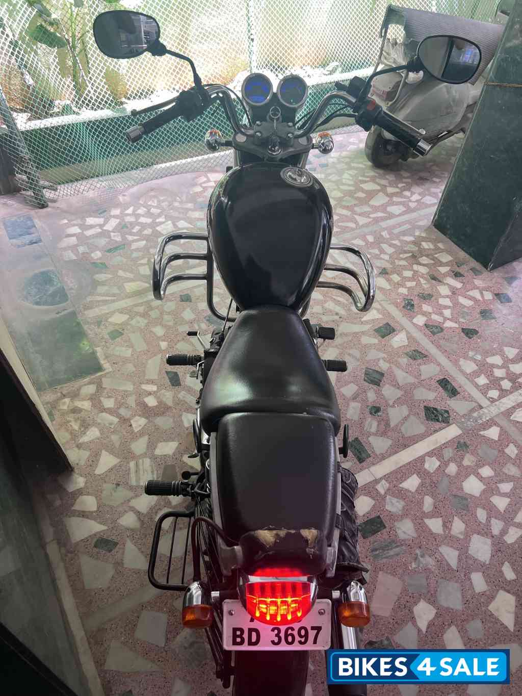 Black Royal Enfield Thunderbird 350