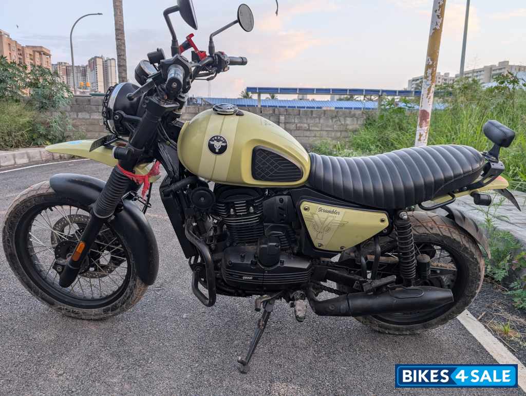 Outlaw Olive Yezdi Scrambler Single Tone