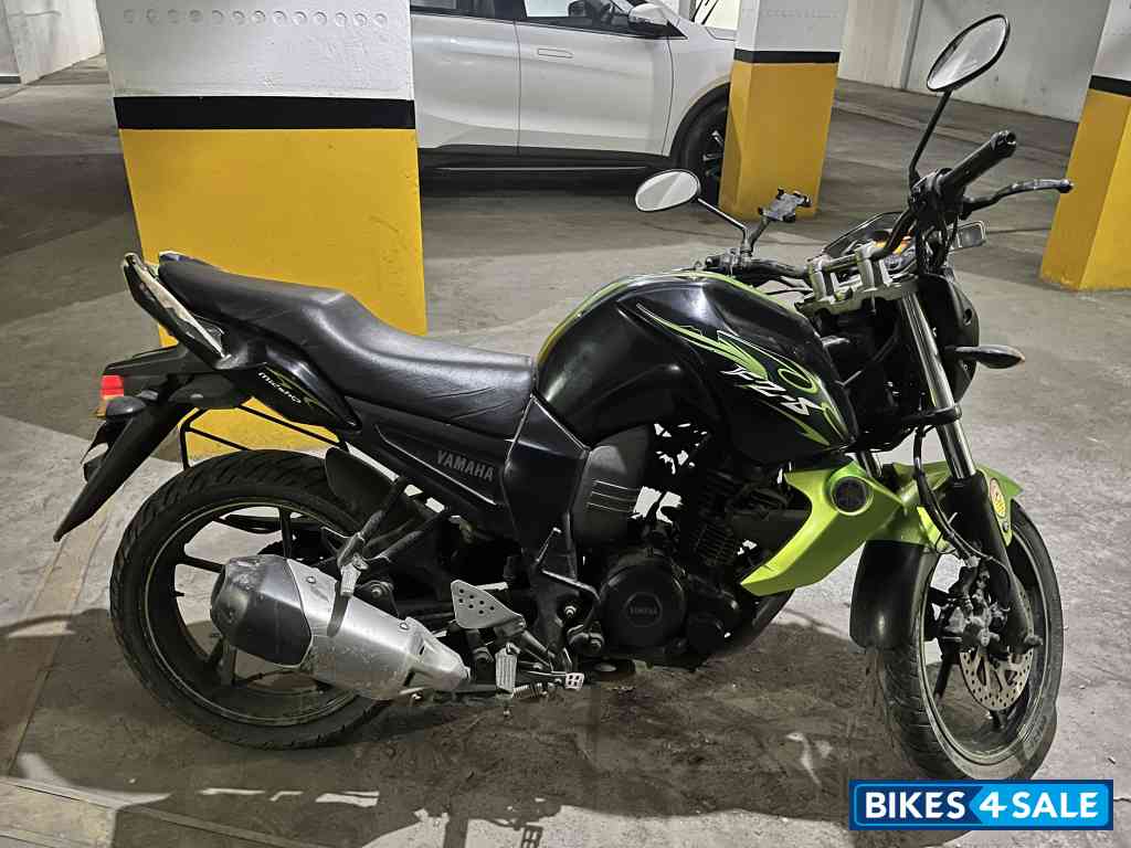 Green Yamaha FZ-S