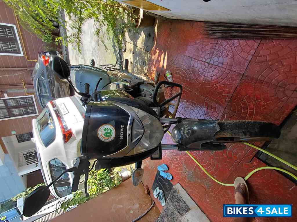 Black Honda CB Unicorn