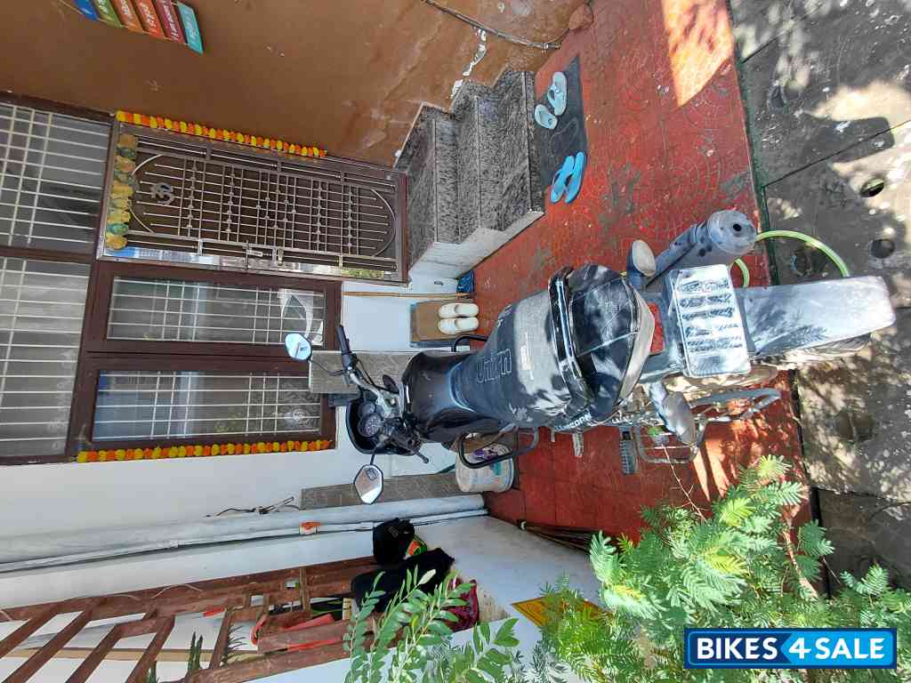 Black Honda CB Unicorn