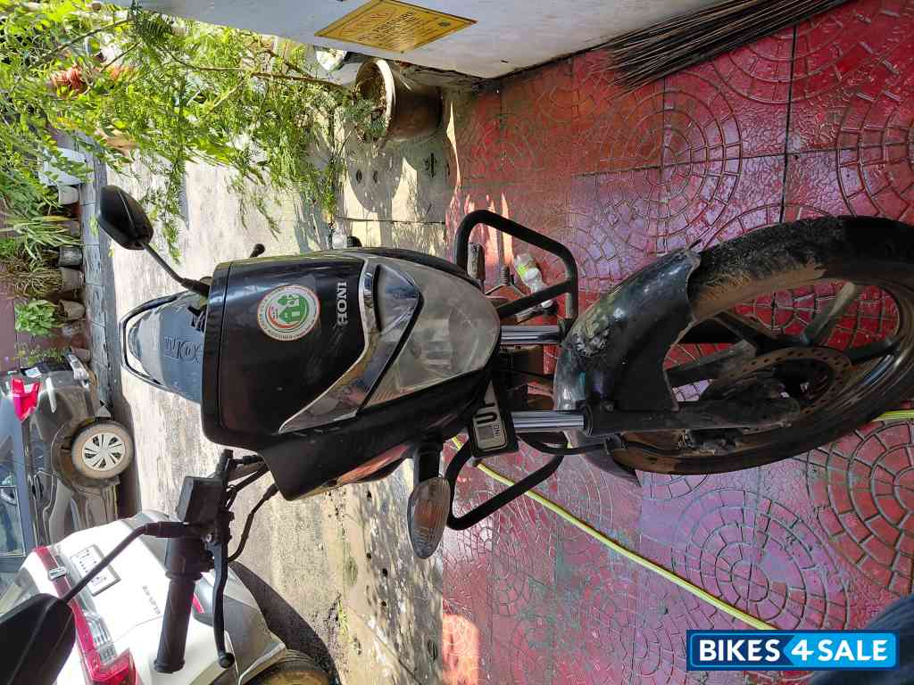 Black Honda CB Unicorn